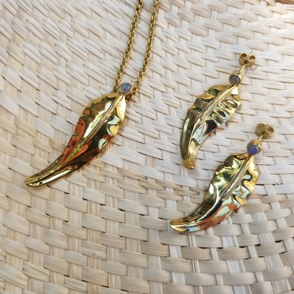 Brass Labradorite pendant leaf pendant necklace earrings set - Picture 1 of 3